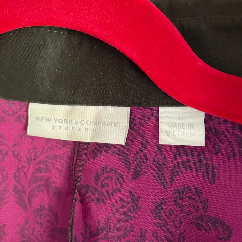 New York & Company Purple and Black Floral Stretch Button Up Shirt - Picture 6 of 7